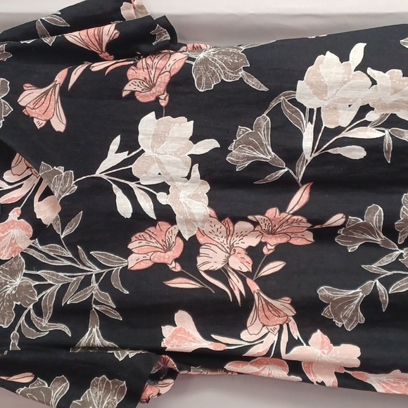 Nicole Miller Originals Linen Blend Short Sleeve V-Neck Floral Shift Dress - Picture 6 of 15